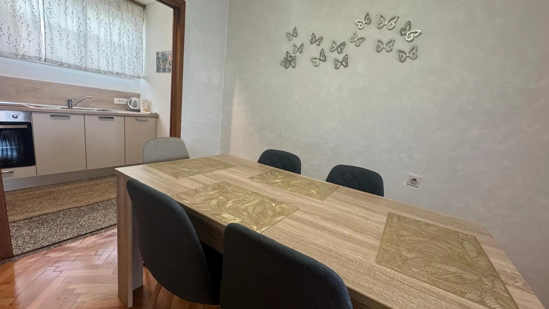 Apartment Omiska Split 0*,  Croatia